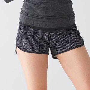 Lululemon Speed Up Short 2.5" in Pinstripe